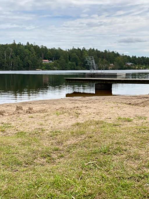 Mysigt Hus Med Natur & Jacuzzi I Olofstorp Gothenburg Exterior photo
