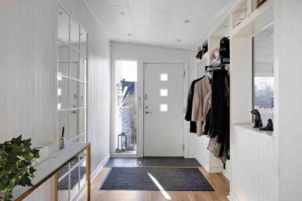 Mysigt Hus Med Natur & Jacuzzi I Olofstorp Gothenburg Exterior photo